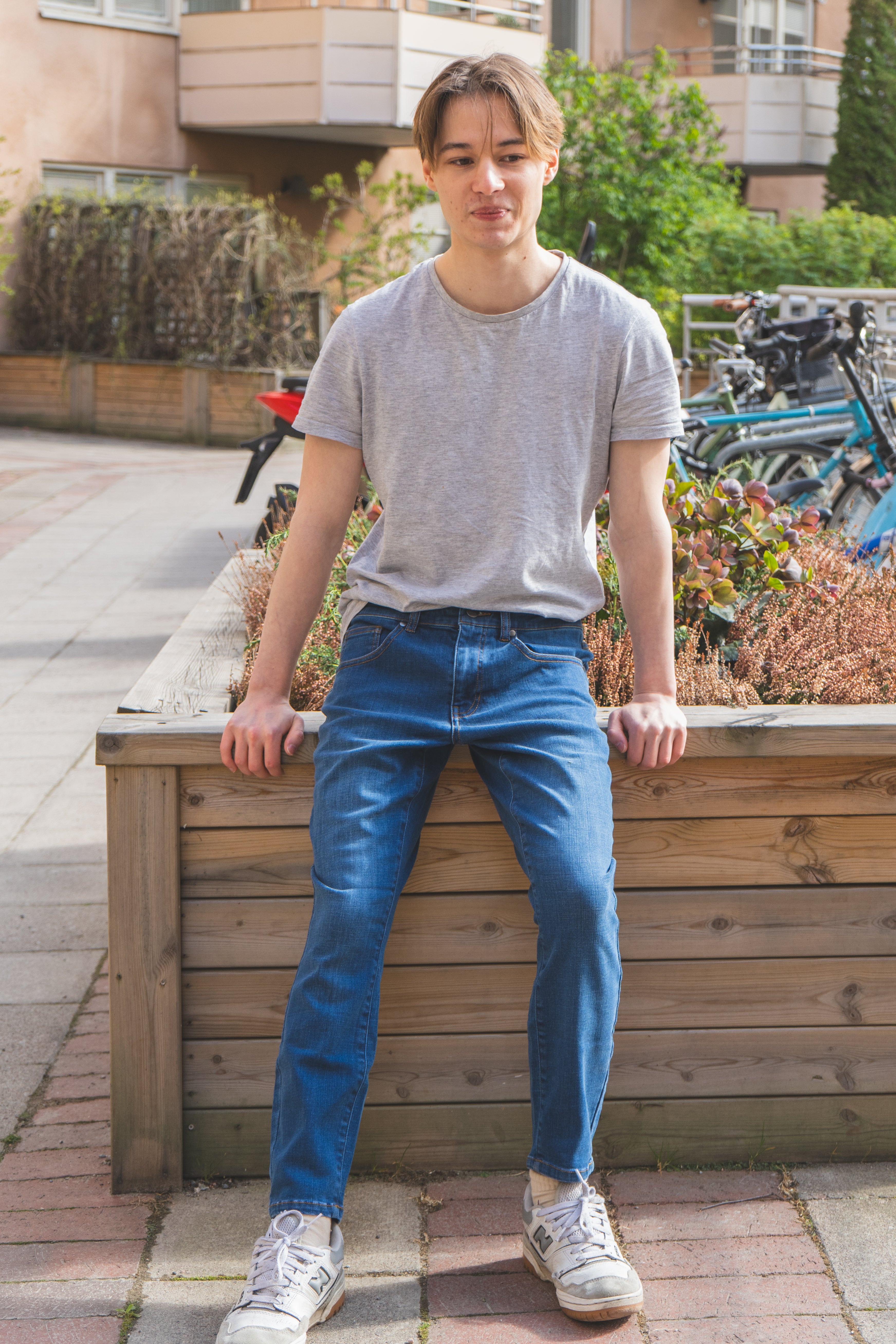 Core Extra Stretch Jeans Medium Wash